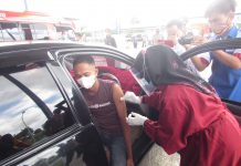 Layanan Vaksinasi Drive Thru Bagi Warga Kabupaten Pamekasan